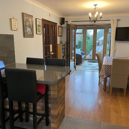 Dyffryn Taf - Spacious 3 Bedroom Bungalow Close To Amenities Сент-Клирс Экстерьер фото