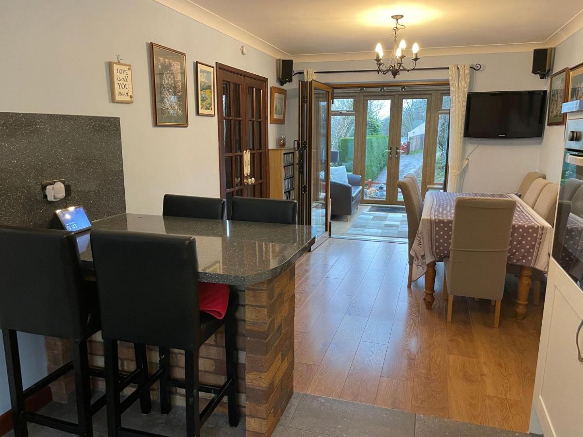 Dyffryn Taf - Spacious 3 Bedroom Bungalow Close To Amenities Сент-Клирс Экстерьер фото